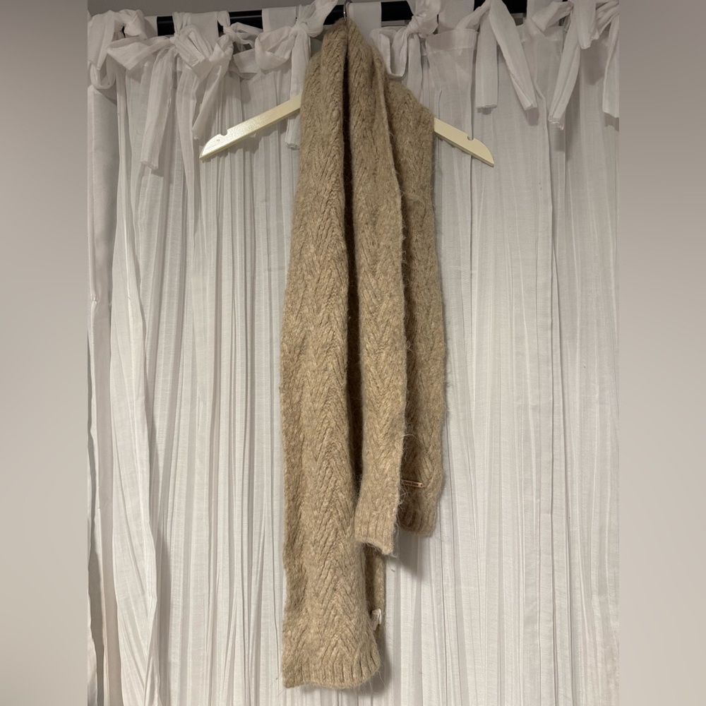 Doria Dore Cozy Tan Knit Scarf